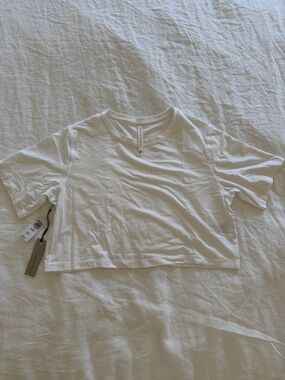 Babaton White Short-Sleeve Cropped Tee